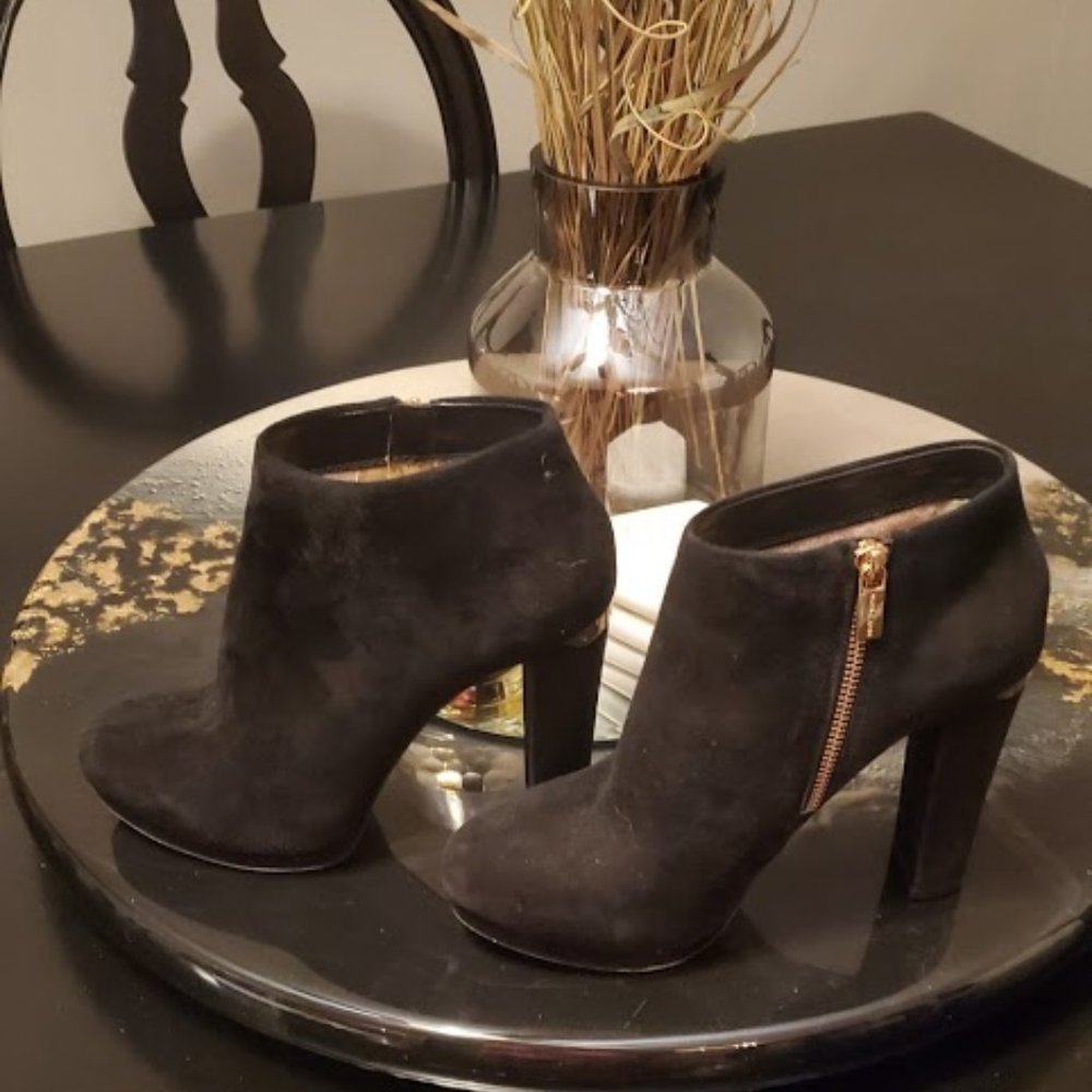 Michael Kors Black Suede Ankle Boots/Booties Sz 8